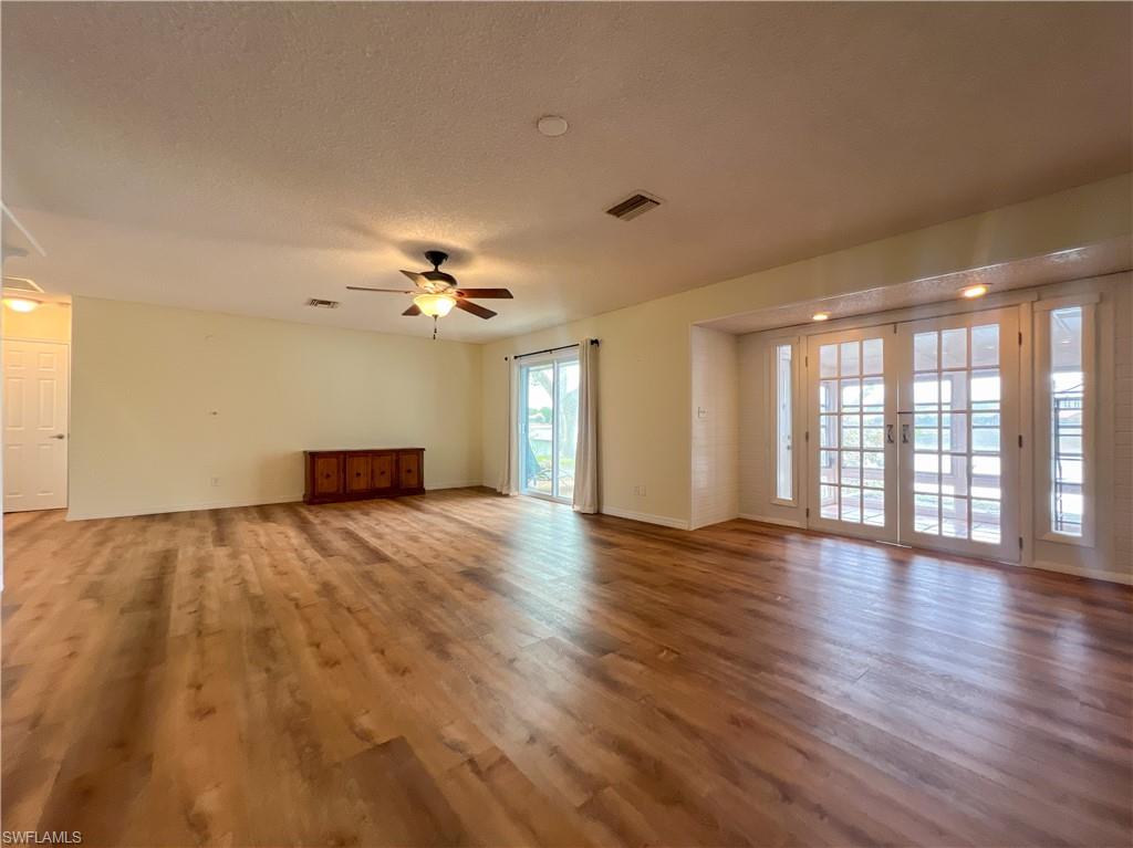 4305 Island Cir 4 Property Photo 5