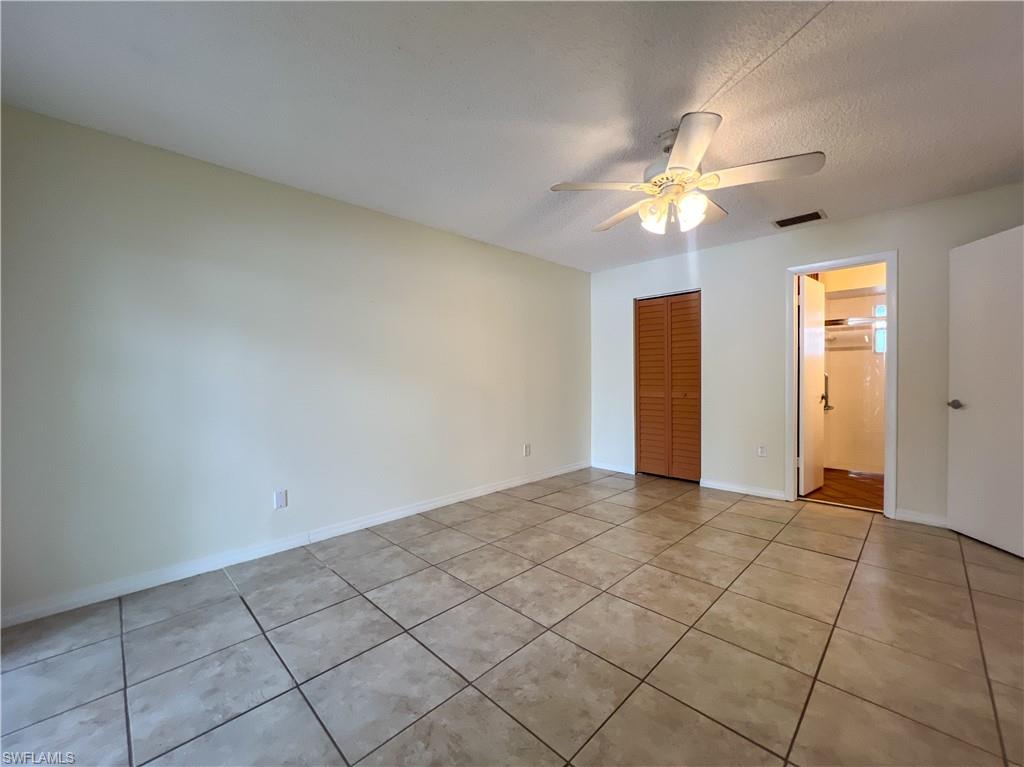 4305 Island Cir 4 Property Photo 11