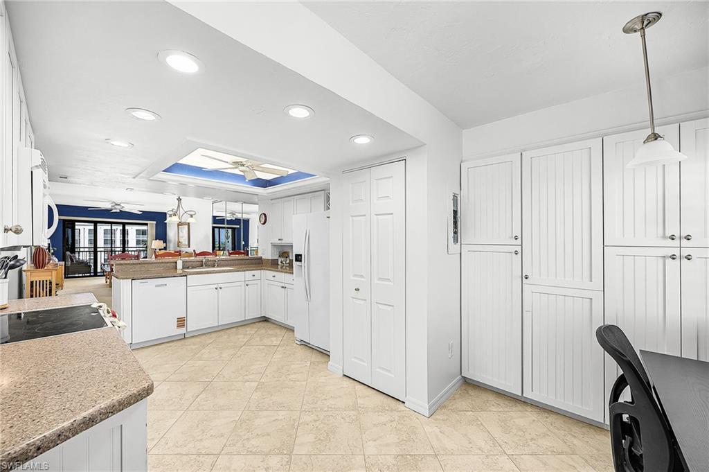 4265 Bay Beach Ln 522 Property Photo 4