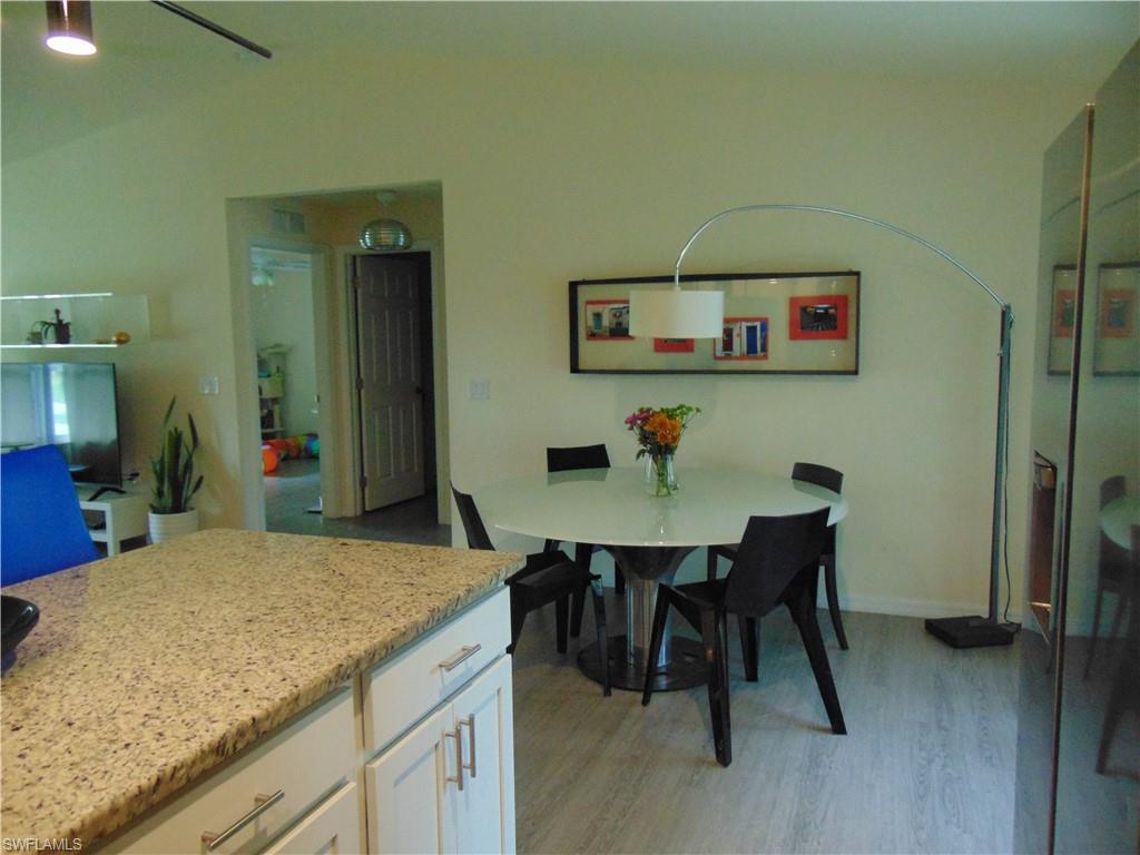 8051 Rolling Cir Property Photo 9