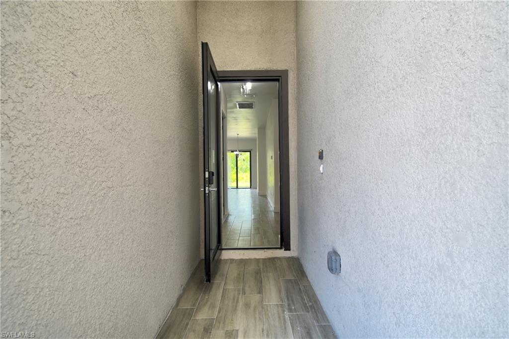 857/859 Eisenhower Blvd Property Photo 8