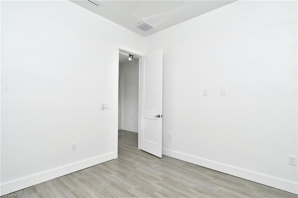 857/859 Eisenhower Blvd Property Photo 13