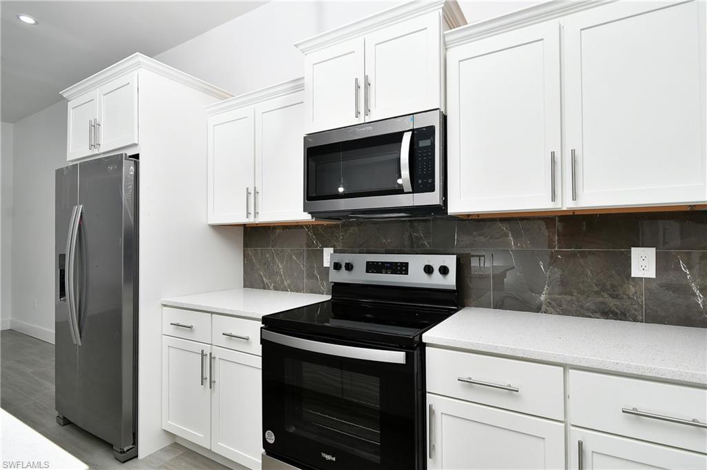 857/859 Eisenhower Blvd Property Photo 18