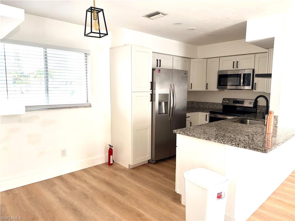 1103 Se 8th Ter B Property Photo 6