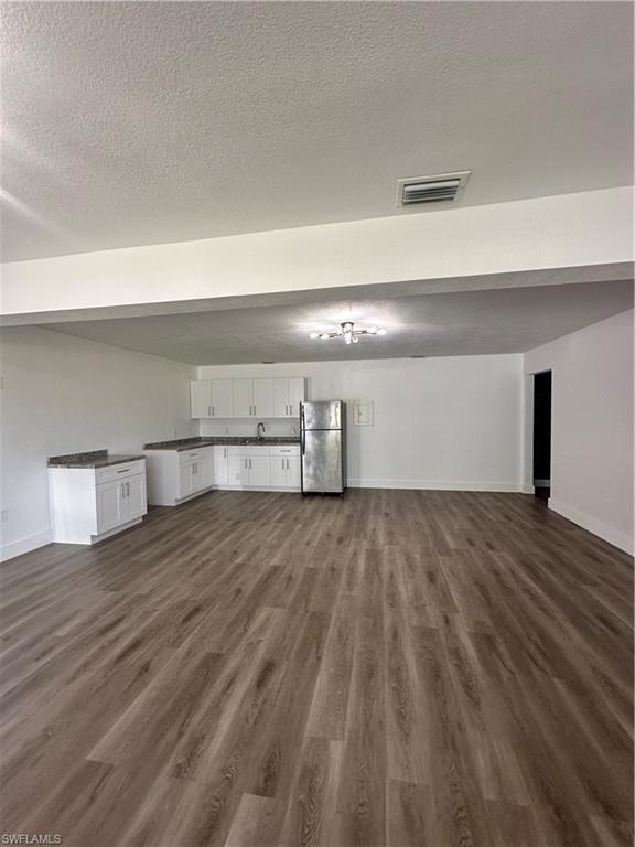 1675 Temple TER Property Photo 1