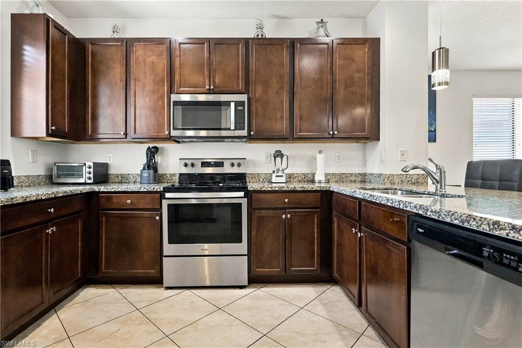 5073 Arancia Ln Property Photo 8