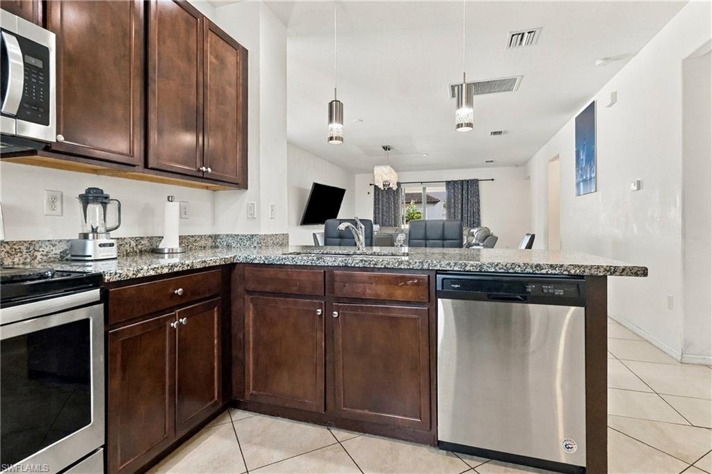 5073 Arancia Ln Property Photo 9