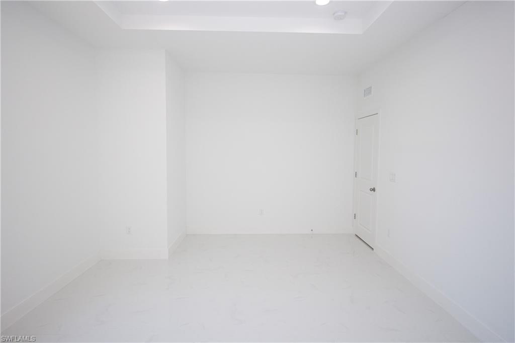733 Alee St E Property Photo 20