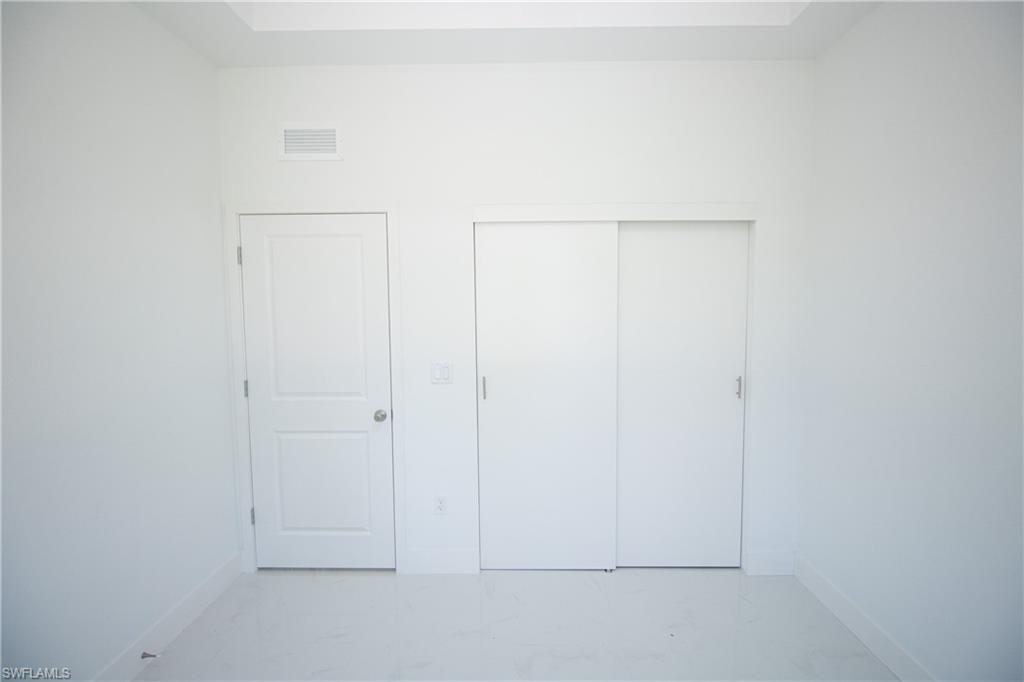 733 Alee St E Property Photo 35