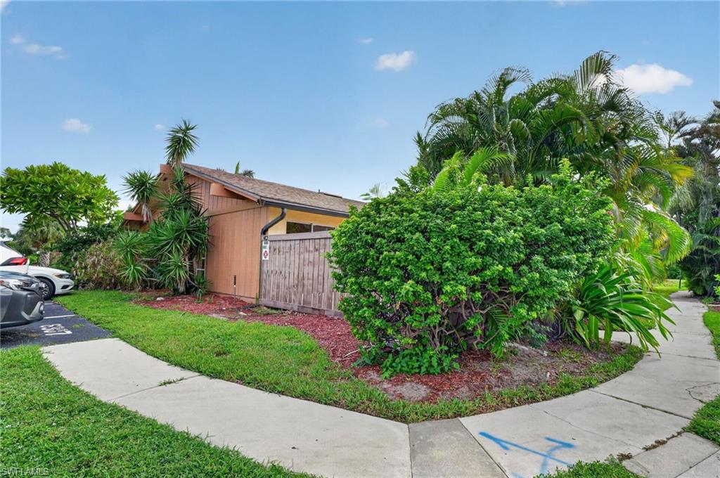 6305 Royal Woods Dr Property Photo 6