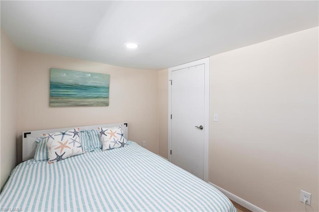 3913 Dewberry Ln Property Photo 32