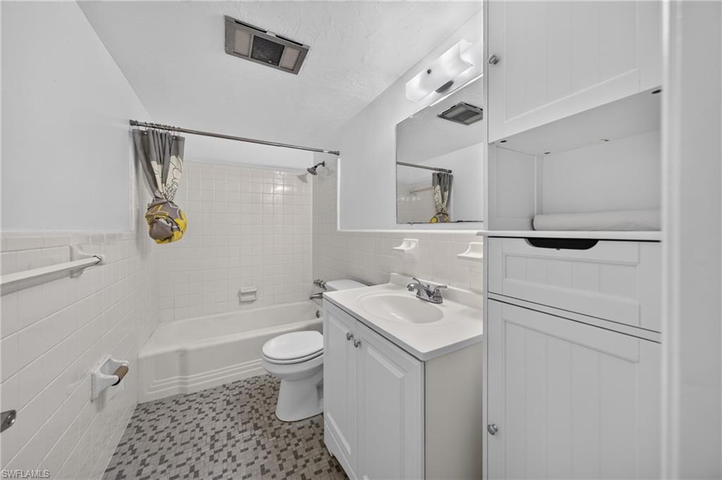 2544 1st St 108 Property Photo 15