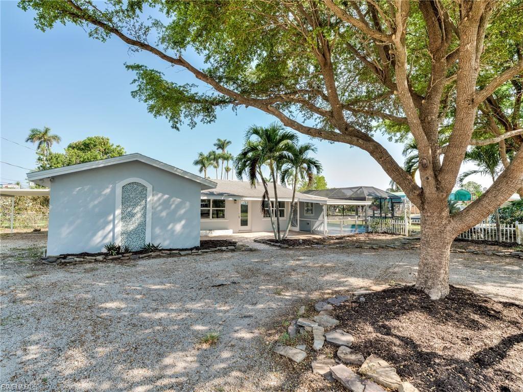 16 Estate Dr Property Photo 2