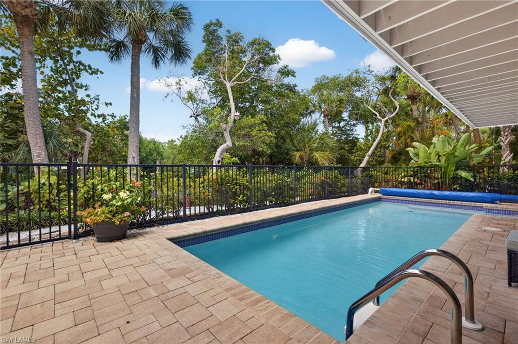 561 Lighthouse Way Property Photo 4