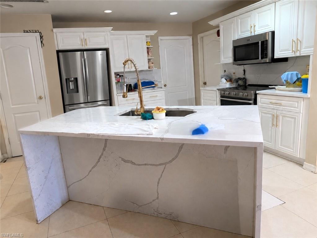 2702 37th St Sw Property Photo 3