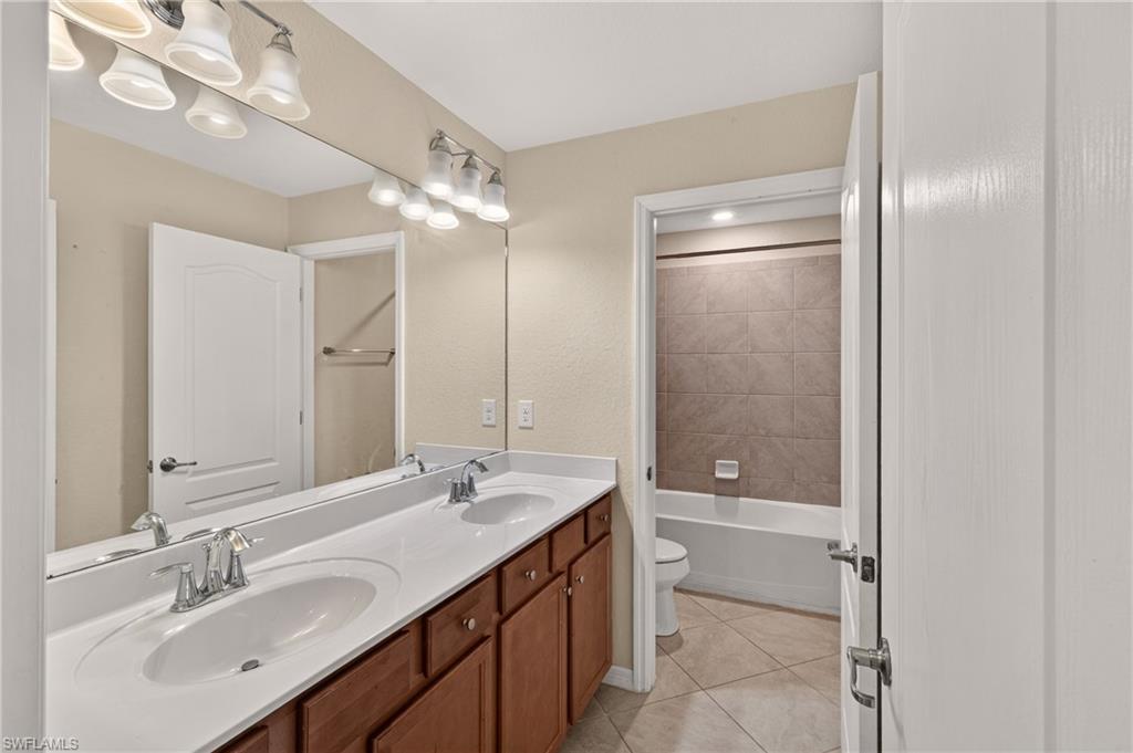 3576 Valle Santa Cir Property Photo 23