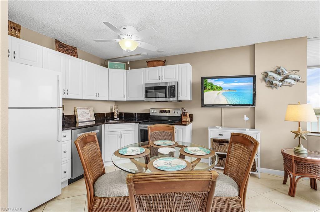 8701 Estero Blvd 906 Property Photo 4