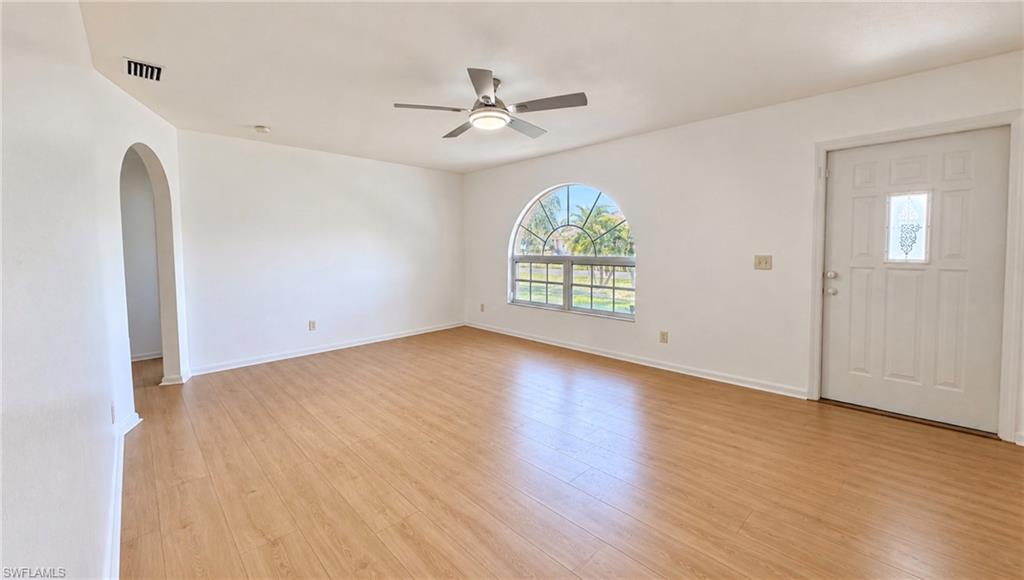 302 Se 1st Pl Property Photo 5