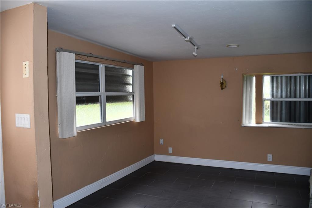 1591 Sunkist Way Property Photo 11