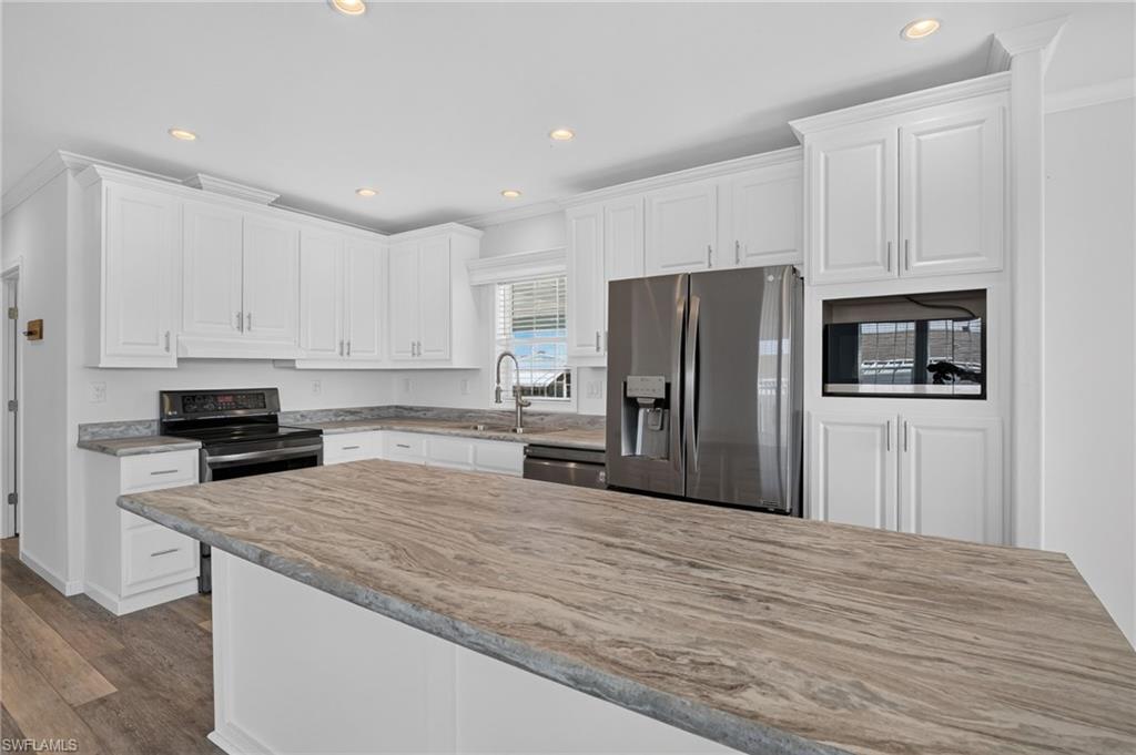 14729 Constitution Way Property Photo 17