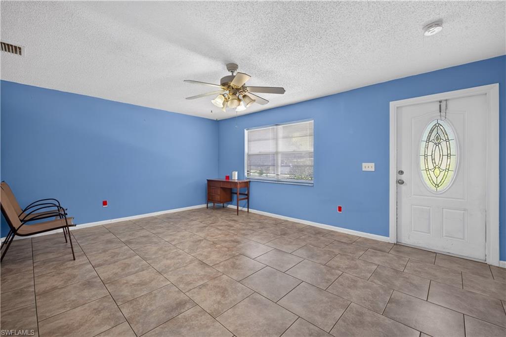 4550 Glenwood Ave Property Photo 3