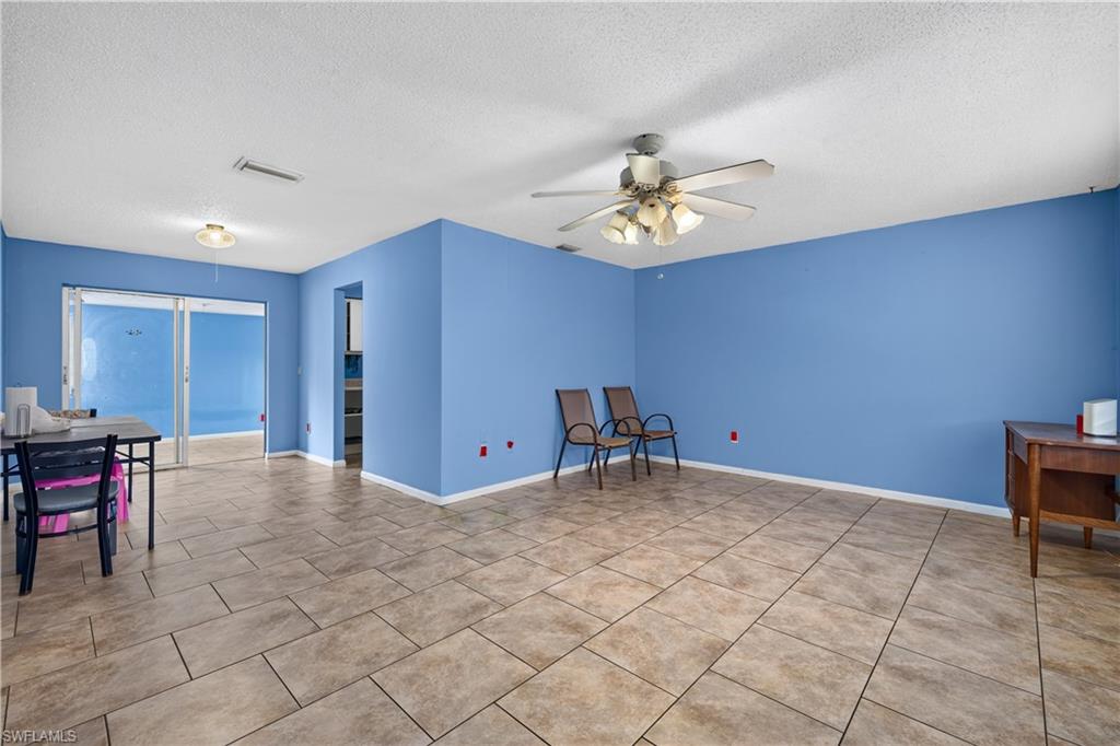 4550 Glenwood Ave Property Photo 4