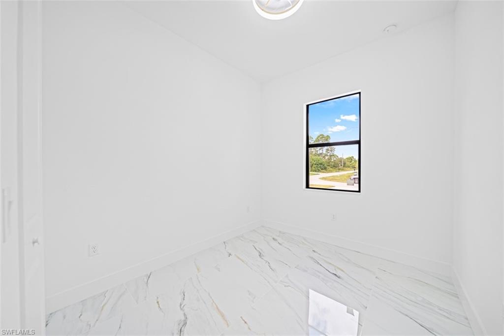1005 Sw Brenton Ave Property Photo 15