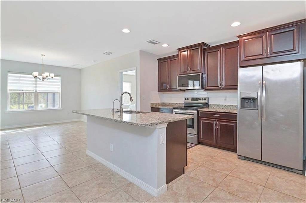 3275 Birchin Ln Property Photo 3
