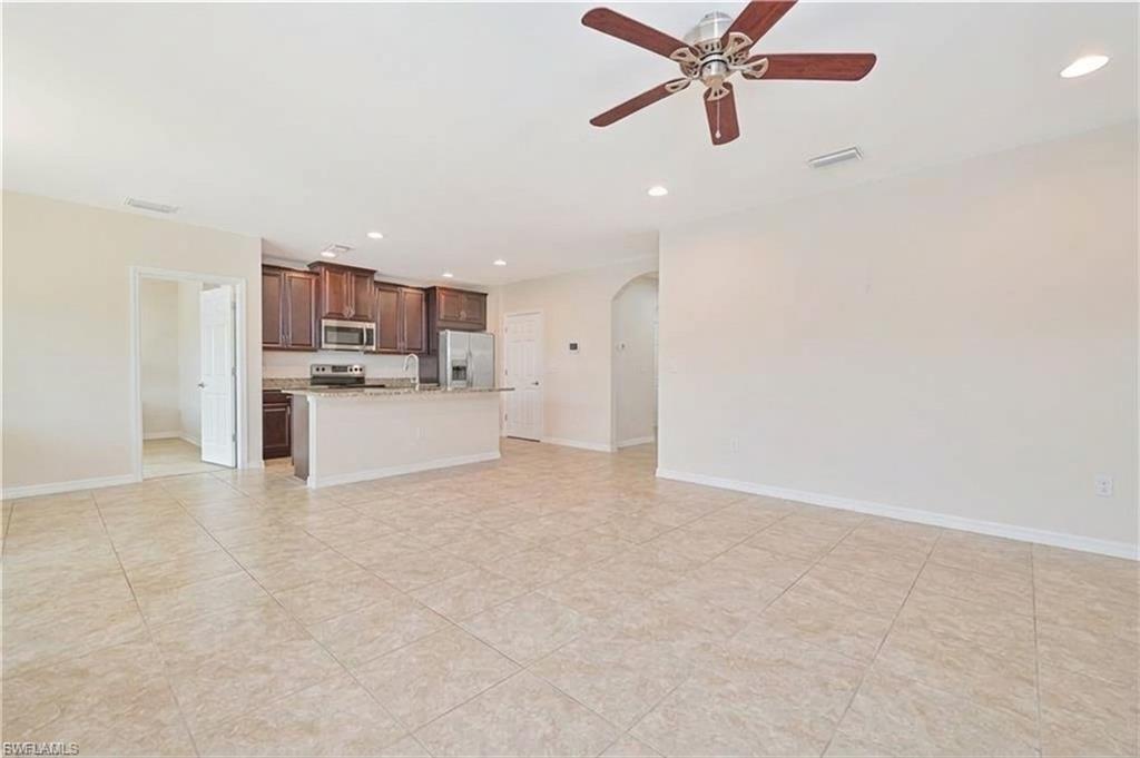 3275 Birchin Ln Property Photo 11