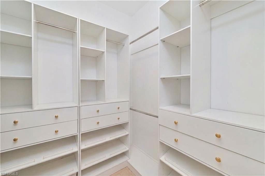 3275 Birchin Ln Property Photo 17