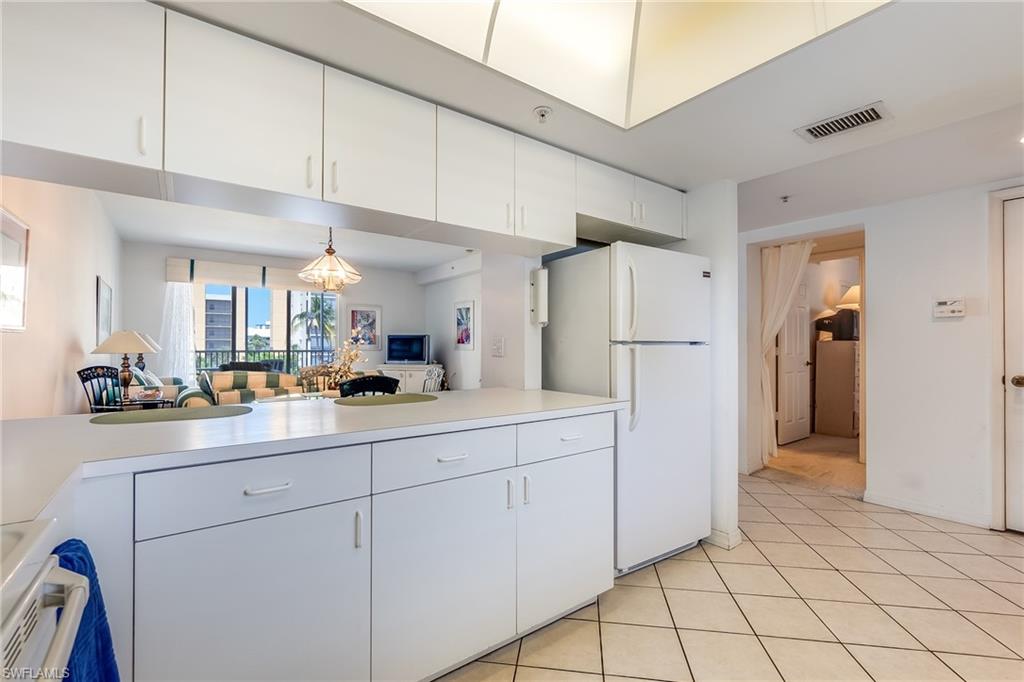 4351 Bay Beach Ln 332 Property Photo 10