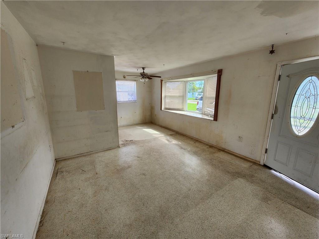 3222 Royal Palm Ave Property Photo 2