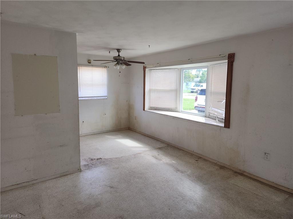 3222 Royal Palm Ave Property Photo 3