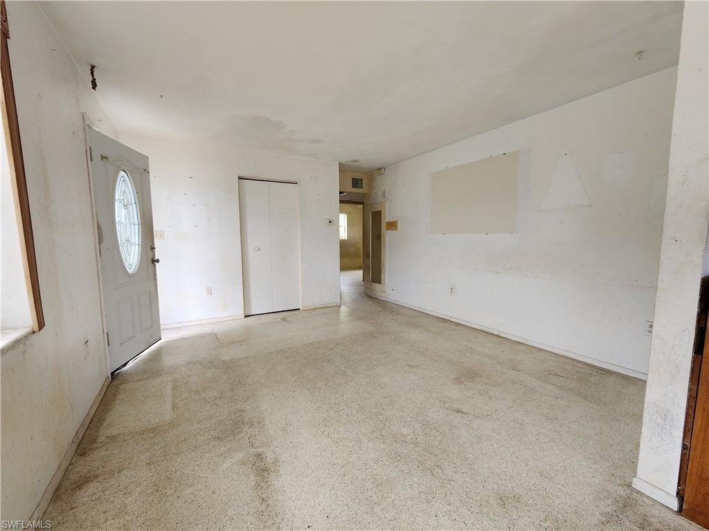 3222 Royal Palm Ave Property Photo 4