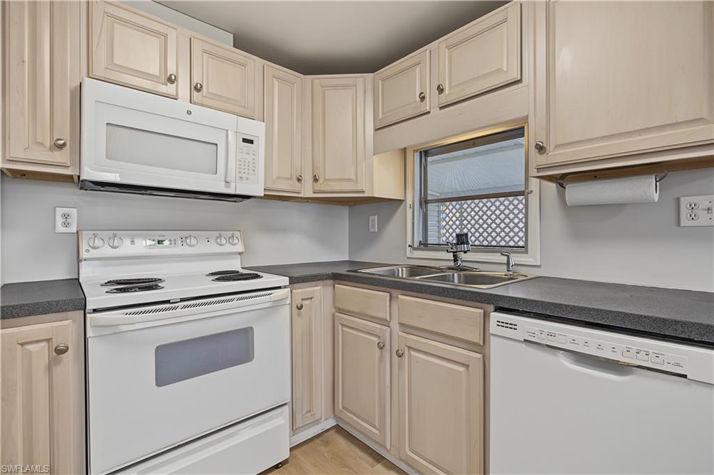 3395 Galaxy Way Property Photo 4
