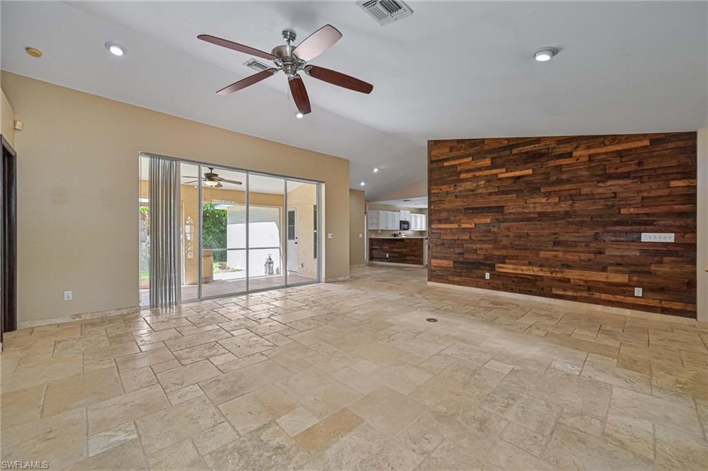 18222 Camellia Rd Property Photo 8