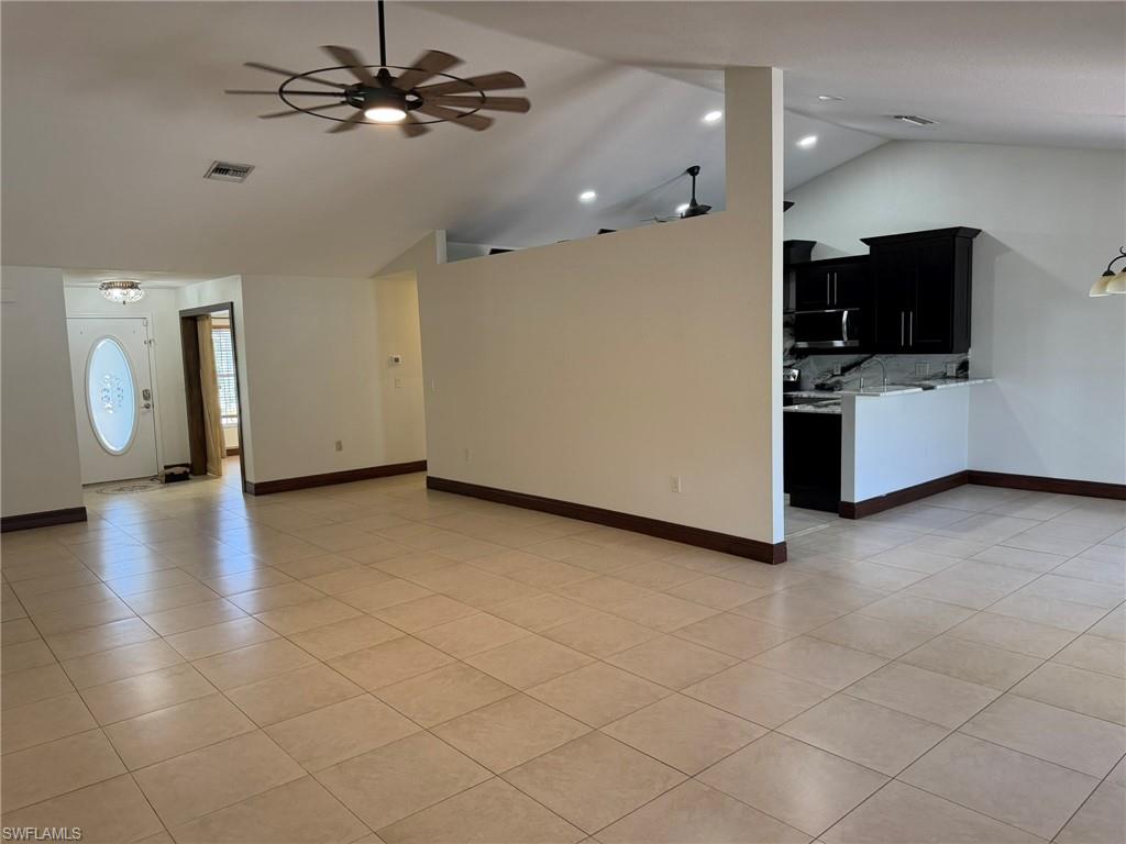 702 Calvin Ave Property Photo 25