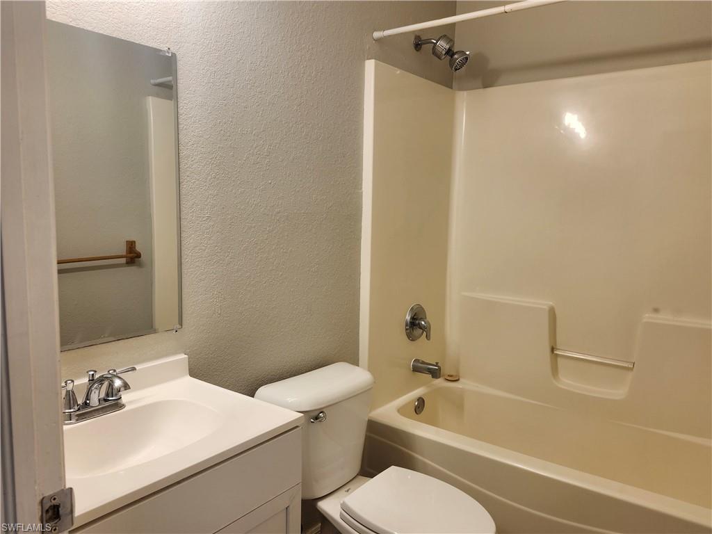 4527 19th St Sw Property Photo 9