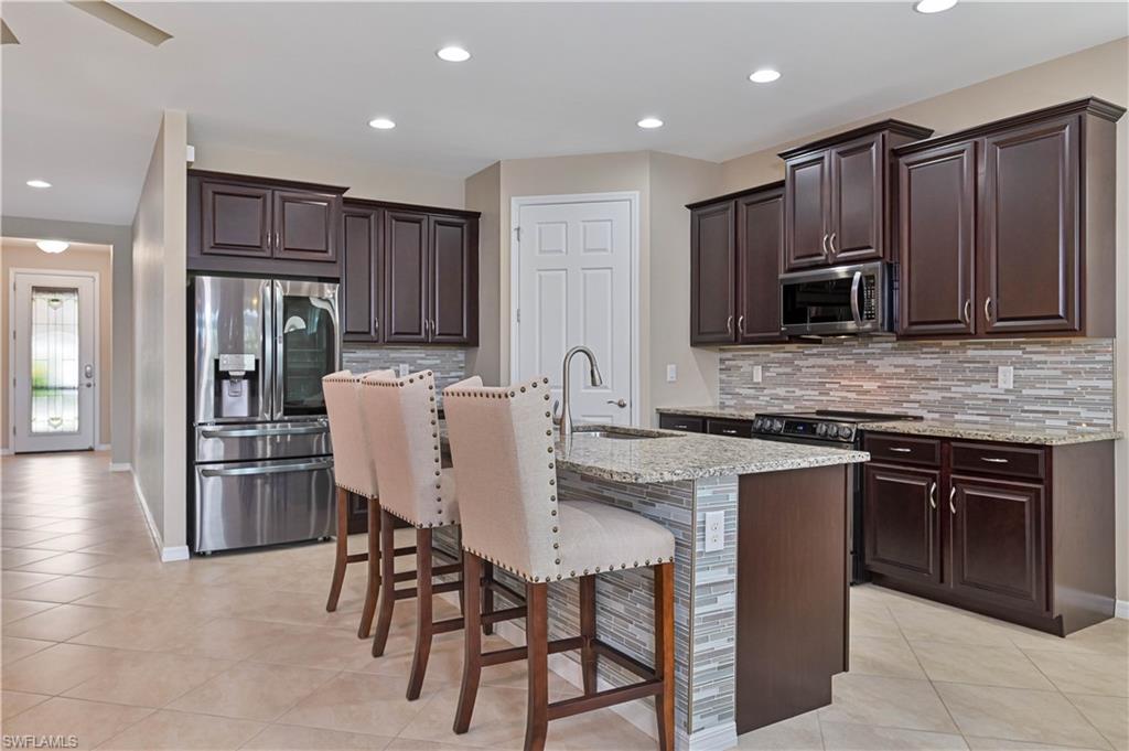 3242 Birchin Ln Property Photo 15