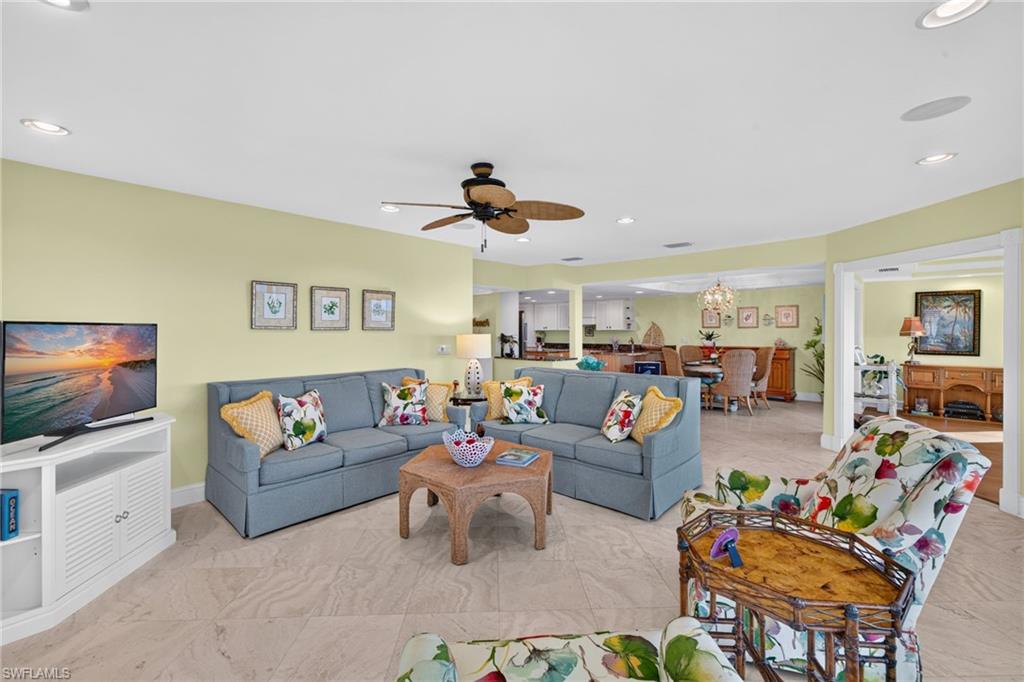 431 Bella Vista Way E Property Photo 7