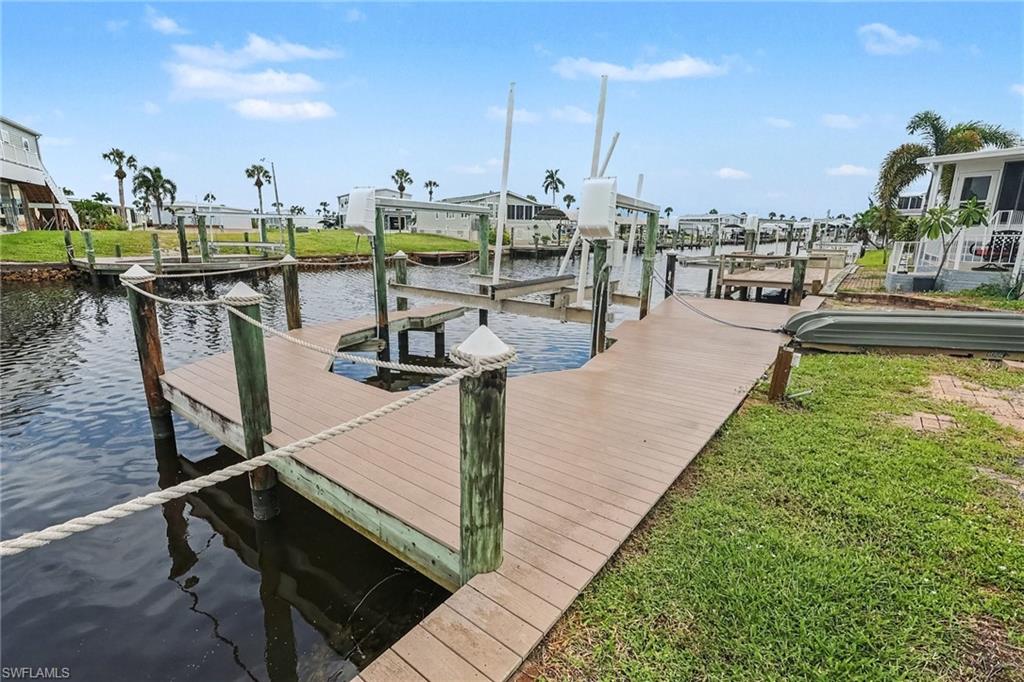 17781 Eglantine Ln Property Photo 3