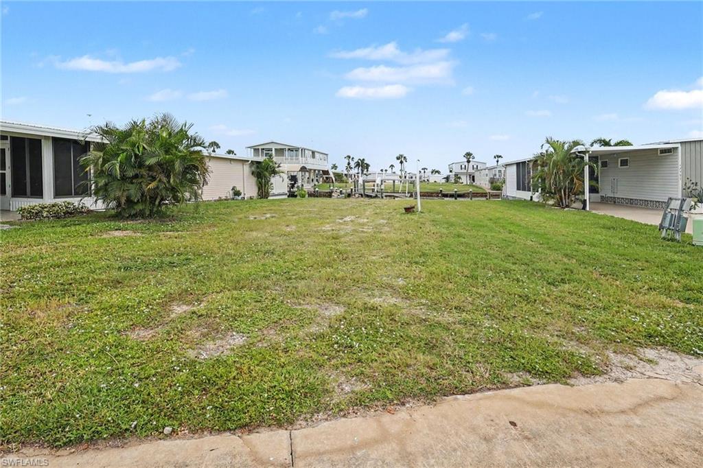 17781 Eglantine Ln Property Photo 8