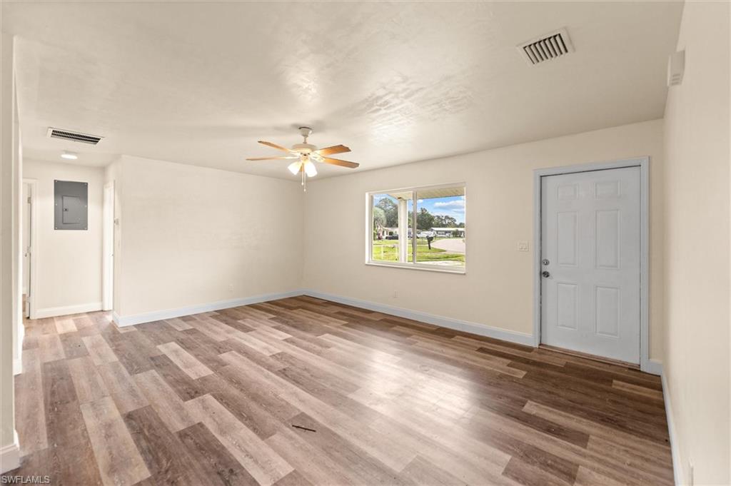 1274 Pondella Cir Property Photo 12