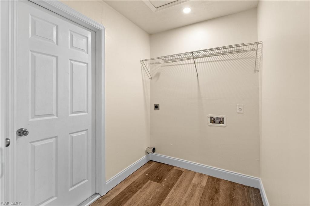 1274 Pondella Cir Property Photo 39