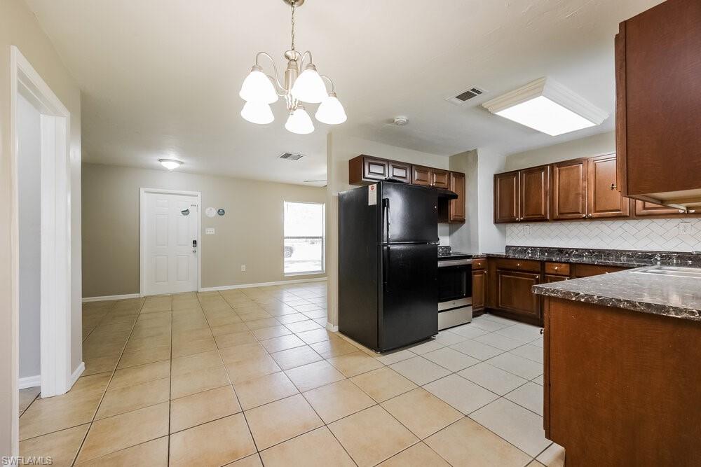 800 Jarmilla Ln Property Photo 5