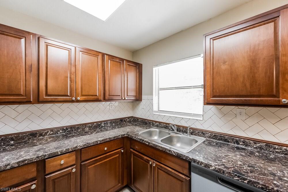 800 Jarmilla Ln Property Photo 7