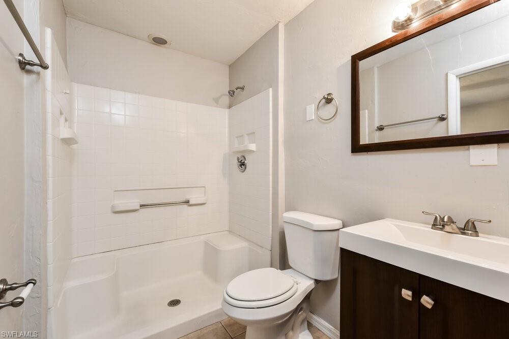 800 Jarmilla Ln Property Photo 17