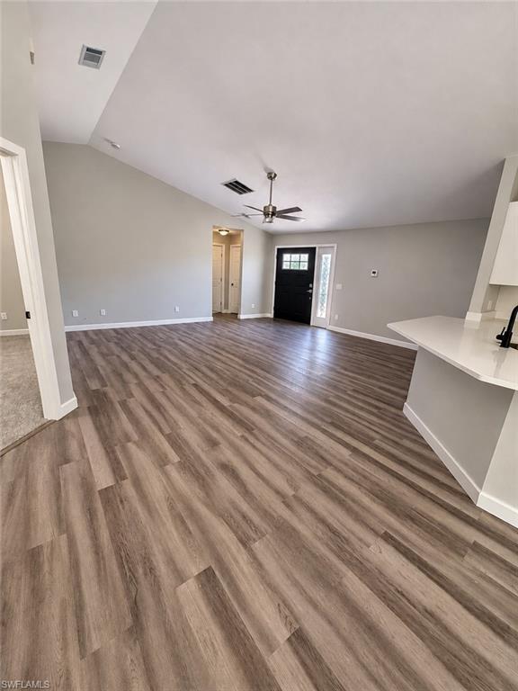 1581 New London St Property Photo 2