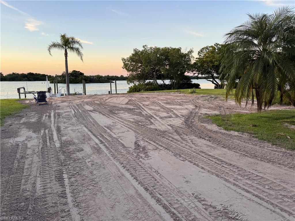 321 Shoreland Dr Property Photo 1