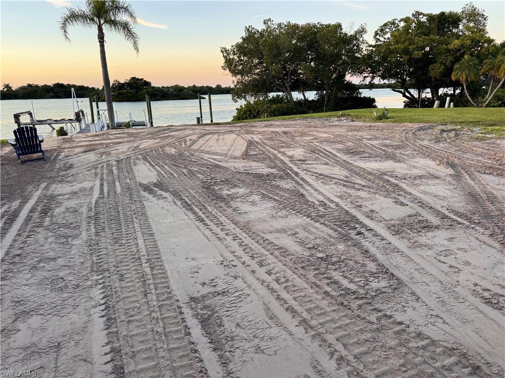 321 Shoreland Dr Property Photo 2